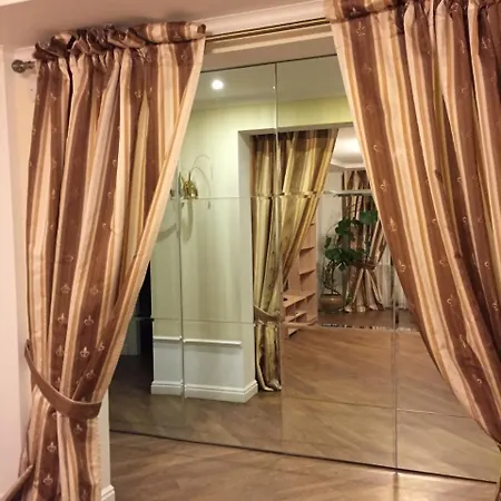 Cozy Three Bedroom Минск